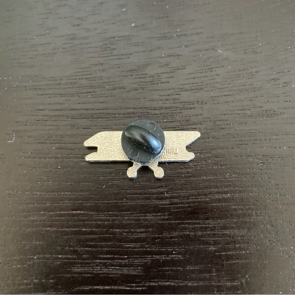 Louis Vuitton Airplane Pin - Picture 3 of 3